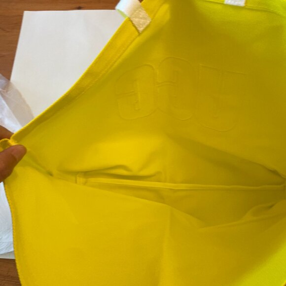 UGG Yellow Tote NWT - Picture 4 of 4